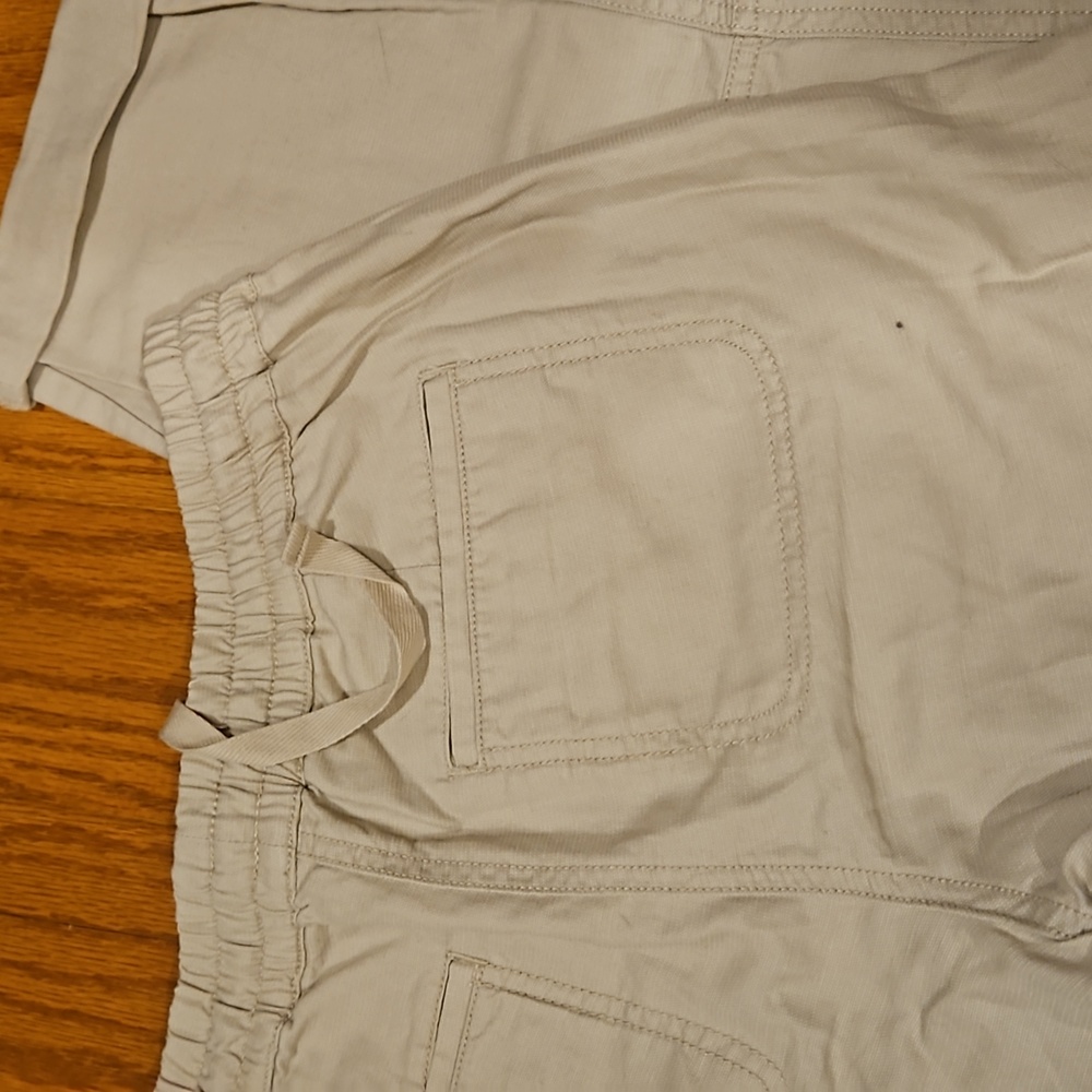 NWT - LOFT Khaki Cropped Pants - Picture 4 of 7